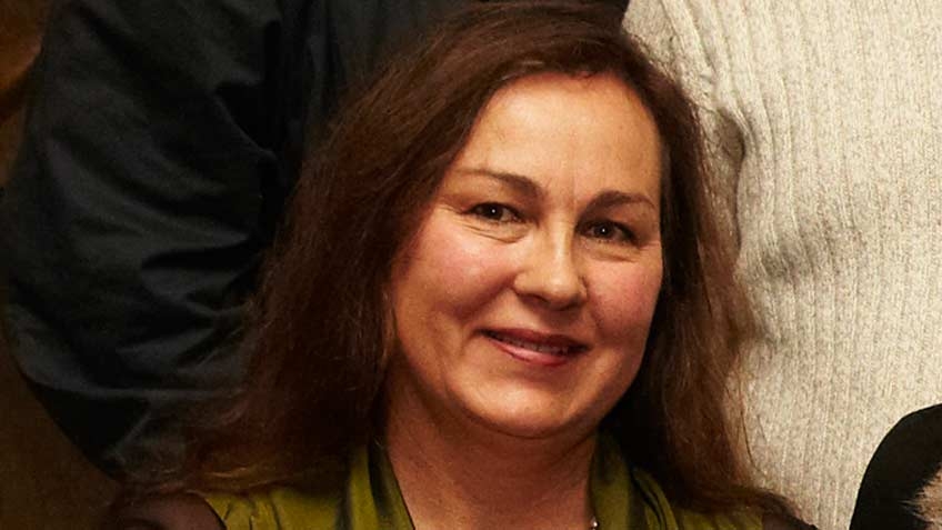 Portrait of Joanne Oliver