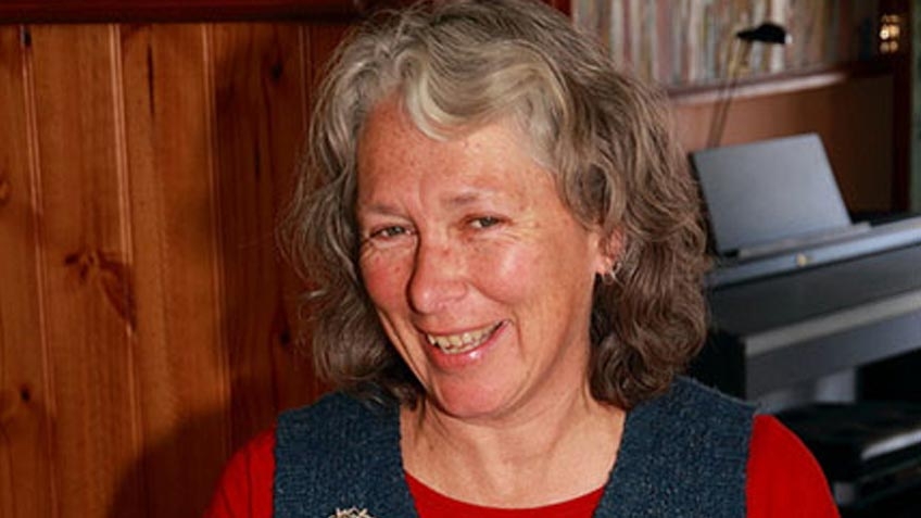 Portrait of Dr Robyn Ballinger