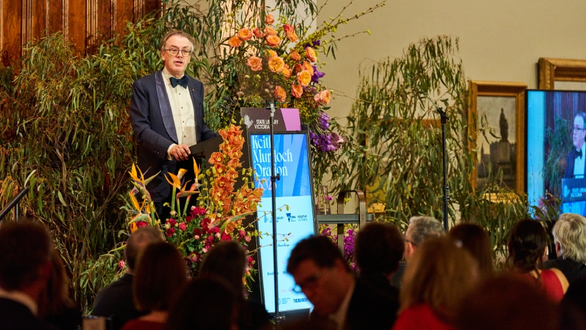 Sir Jonathan Mills delivering the 2025 Keith Murdoch Oration at State Library Victoria, photo by Jarrod Barnes