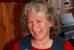 Portrait of Dr Robyn Ballinger
