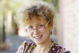 Portrait of Dr Leah Kaminsky