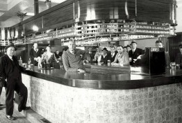 Victorian gentlemen at a pub